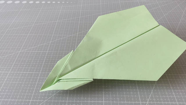 「手工折纸」一架能飞很远的"鸭嘴纸飞机"