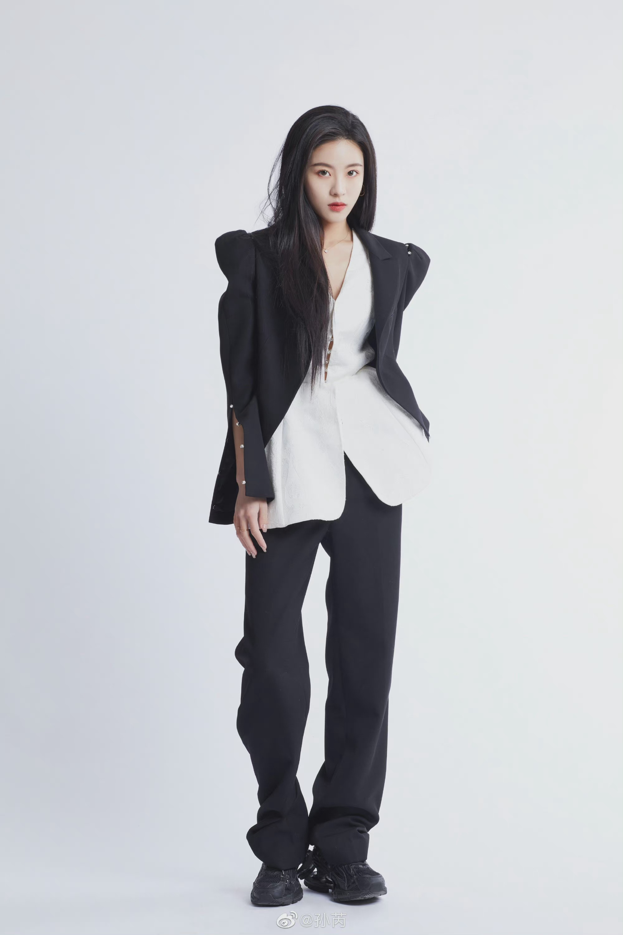 孙芮最新天台大片