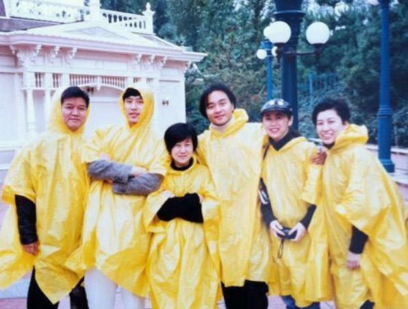 19年后再看唐鹤德:才明白他对张国荣的“宠爱”,堪称世间罕有休闲区蓝鸢梦想 - Www.slyday.coM 19年后再看唐鹤德:才明白他对张国荣的“宠爱”,堪称世间罕有休闲区蓝鸢梦想 - Www.slyday.coM