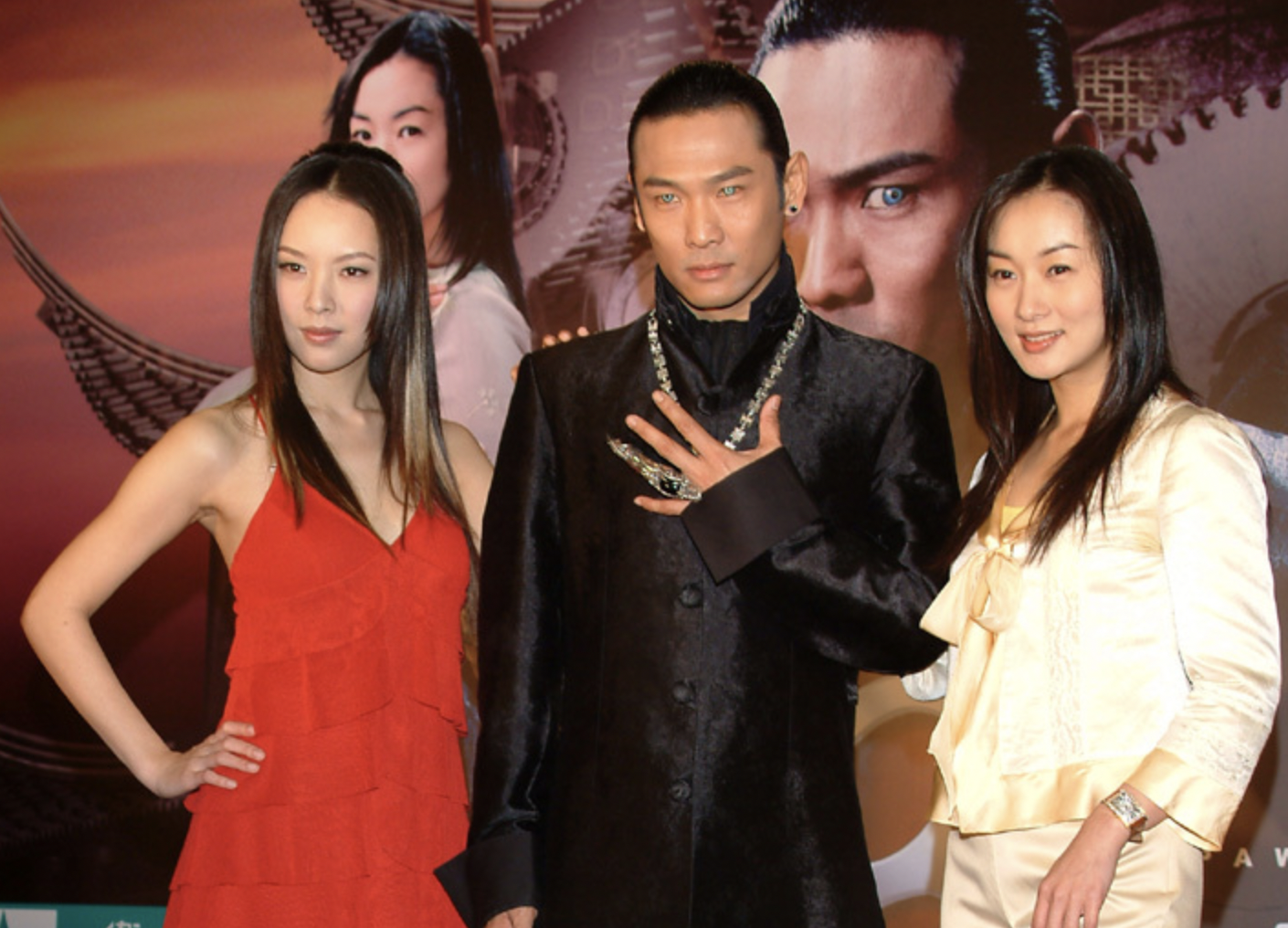 《第八号当铺》女主曝近况，穿深V裙秀事业线，小鲜肉羞到不敢看休闲区蓝鸢梦想 - Www.slyday.coM