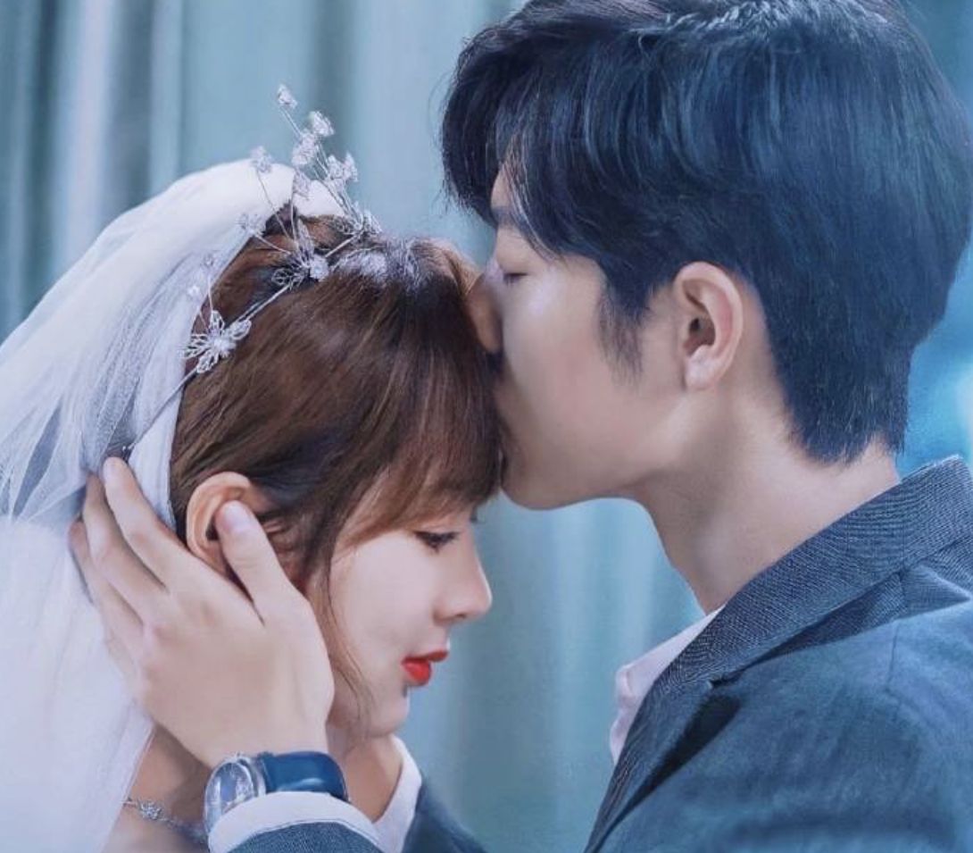 杨紫和肖战发文告别余生请多指教都提到对方但文字很避嫌