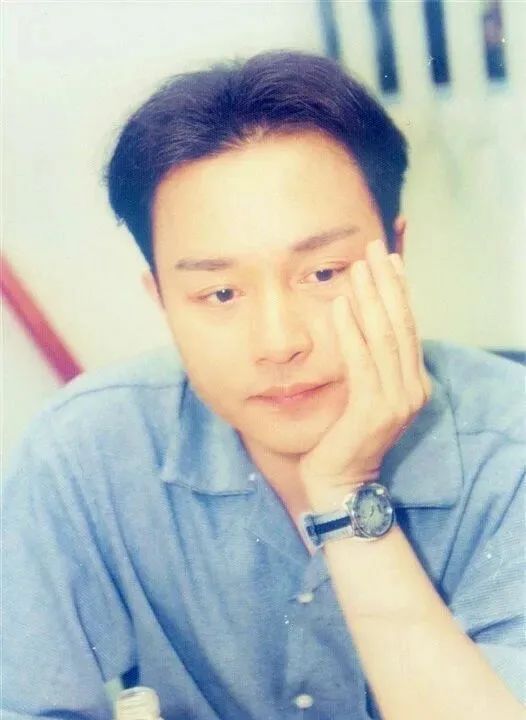 19年后再看唐鹤德:才明白他对张国荣的“宠爱”,堪称世间罕有休闲区蓝鸢梦想 - Www.slyday.coM 19年后再看唐鹤德:才明白他对张国荣的“宠爱”,堪称世间罕有休闲区蓝鸢梦想 - Www.slyday.coM