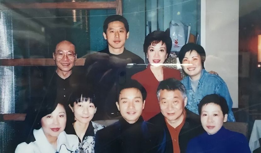 19年后再看唐鹤德:才明白他对张国荣的“宠爱”,堪称世间罕有休闲区蓝鸢梦想 - Www.slyday.coM 19年后再看唐鹤德:才明白他对张国荣的“宠爱”,堪称世间罕有休闲区蓝鸢梦想 - Www.slyday.coM