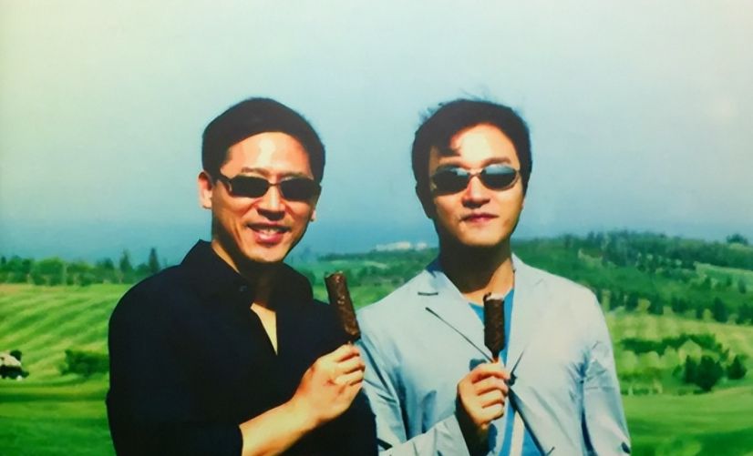 19年后再看唐鹤德:才明白他对张国荣的“宠爱”,堪称世间罕有休闲区蓝鸢梦想 - Www.slyday.coM 19年后再看唐鹤德:才明白他对张国荣的“宠爱”,堪称世间罕有休闲区蓝鸢梦想 - Www.slyday.coM