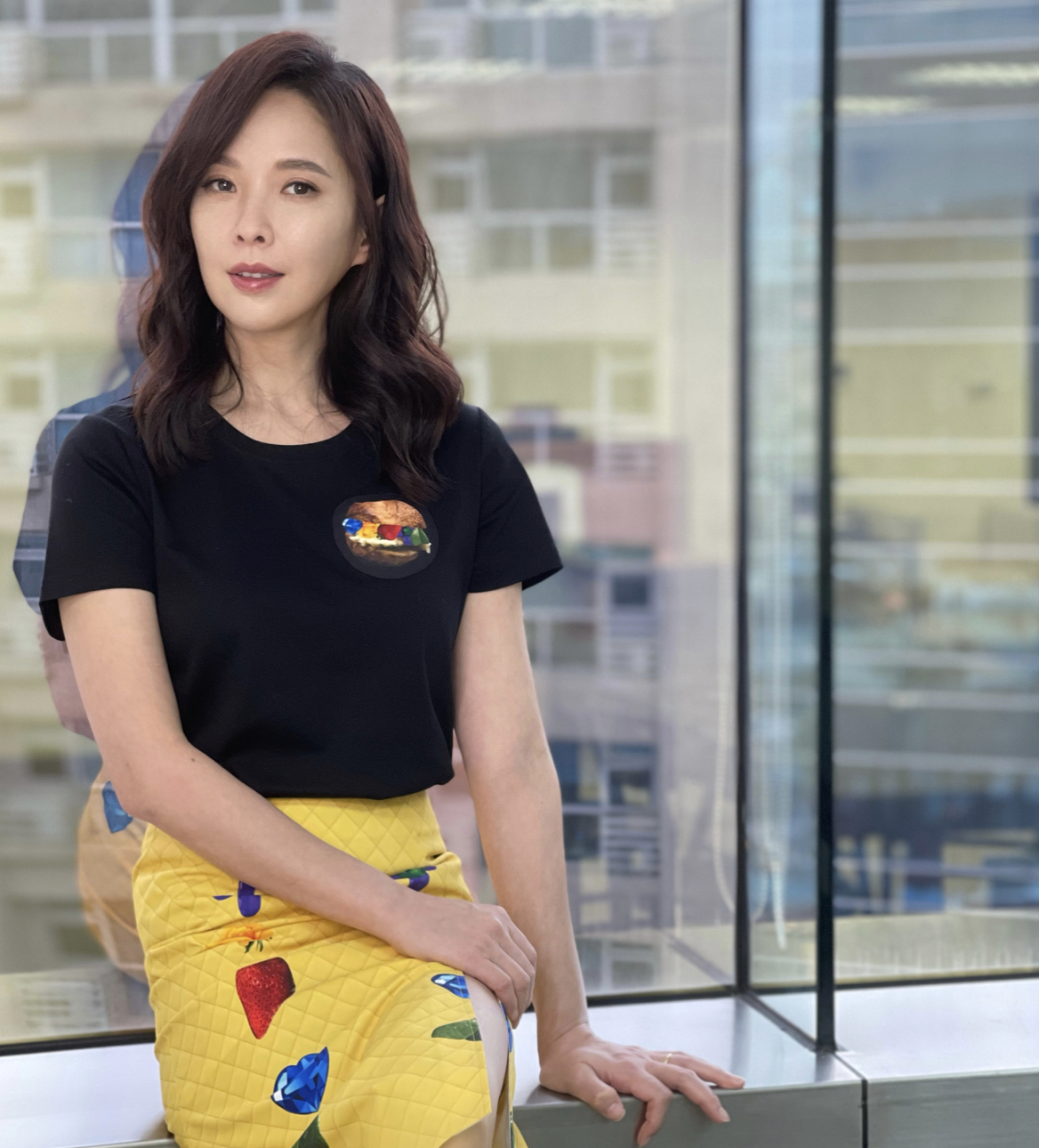 《第八号当铺》女主曝近况，穿深V裙秀事业线，小鲜肉羞到不敢看休闲区蓝鸢梦想 - Www.slyday.coM