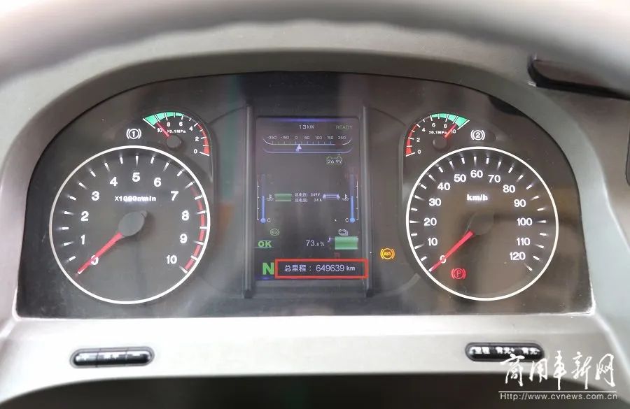 单车里程超64万公里7年时间这辆比亚迪k8累计接送近百万人次