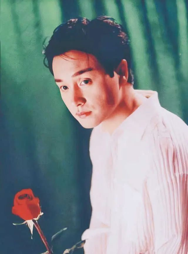 19年后再看唐鹤德:才明白他对张国荣的“宠爱”,堪称世间罕有休闲区蓝鸢梦想 - Www.slyday.coM 19年后再看唐鹤德:才明白他对张国荣的“宠爱”,堪称世间罕有休闲区蓝鸢梦想 - Www.slyday.coM