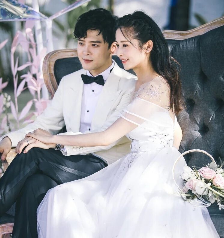 陈乔恩正式官宣结婚颖儿送上祝福再次想起去世的乔任梁