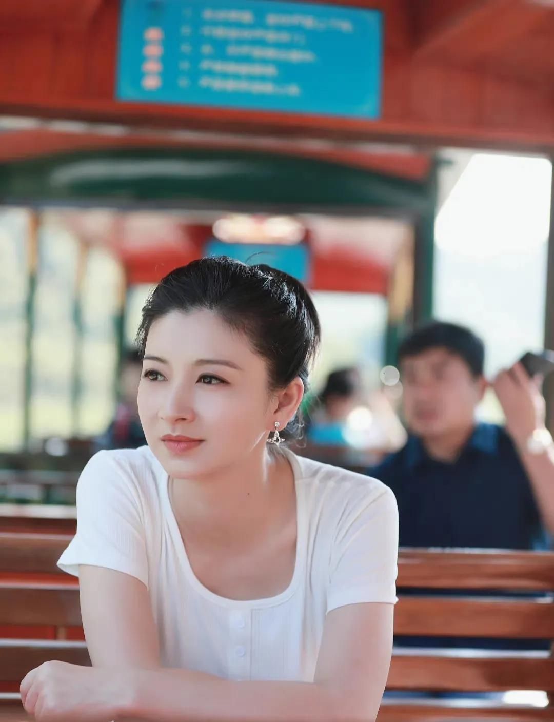 演员斓曦,吃饭路上捡来一个老公,低调幸福十年|虎牙|斓曦|程翔_新浪