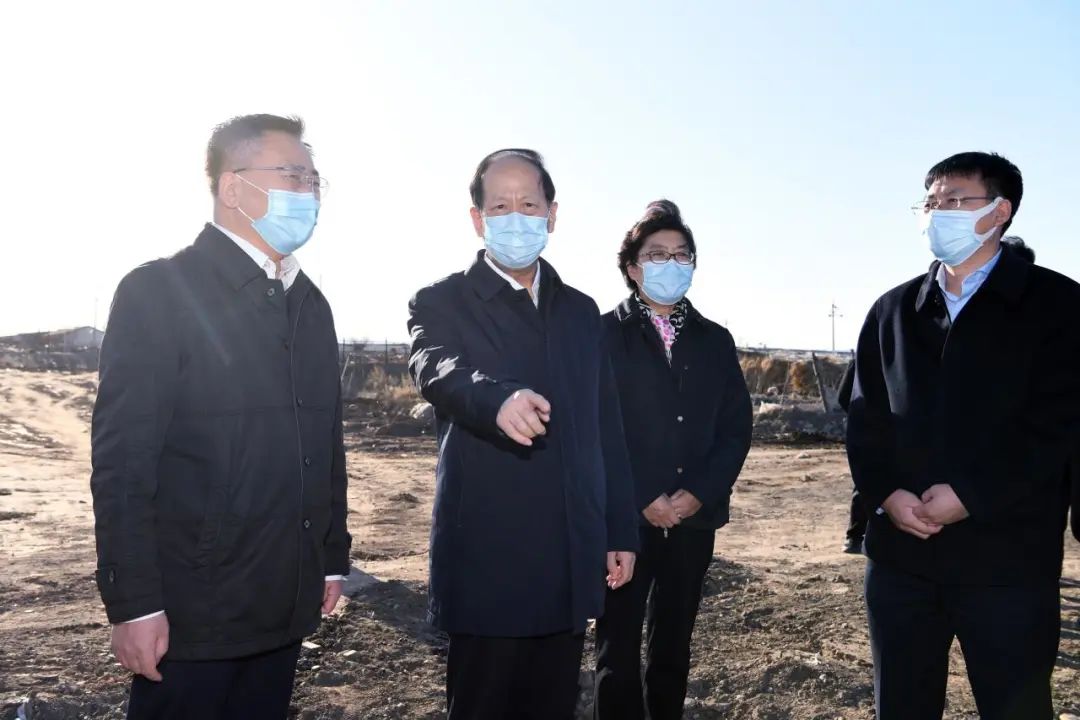 石泰峰暗访督导赛罕区西把栅乡东把栅村村北偷挖盗采沙子问题(来源