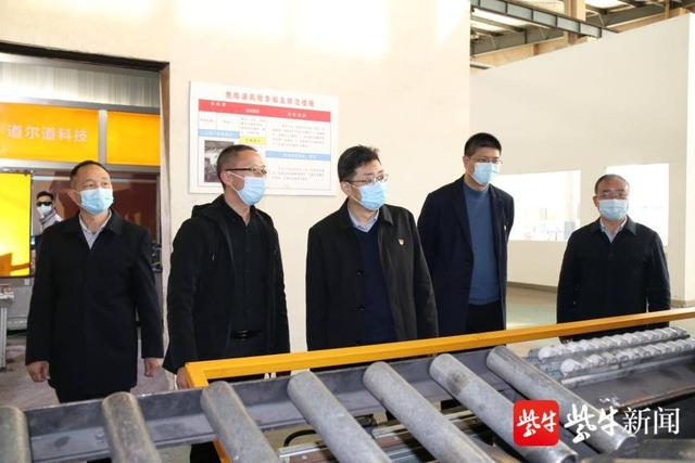 盐城税务开展"访企业,送政策,优服务,解难题"活动拉开税收宣传月大幕