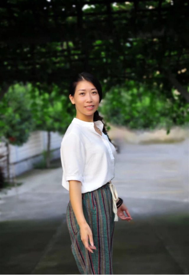 书评丨简媛新作《棘花》：职场女性奋斗和情爱的一面镜子