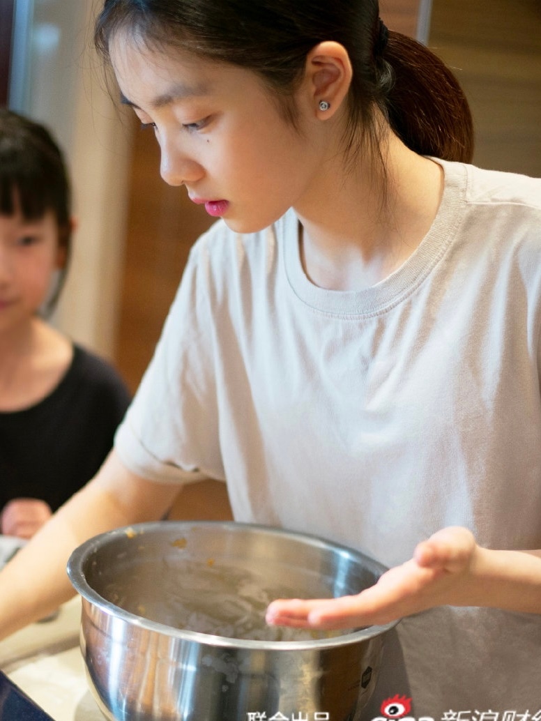 555又被黄多多的新照片漂亮到了