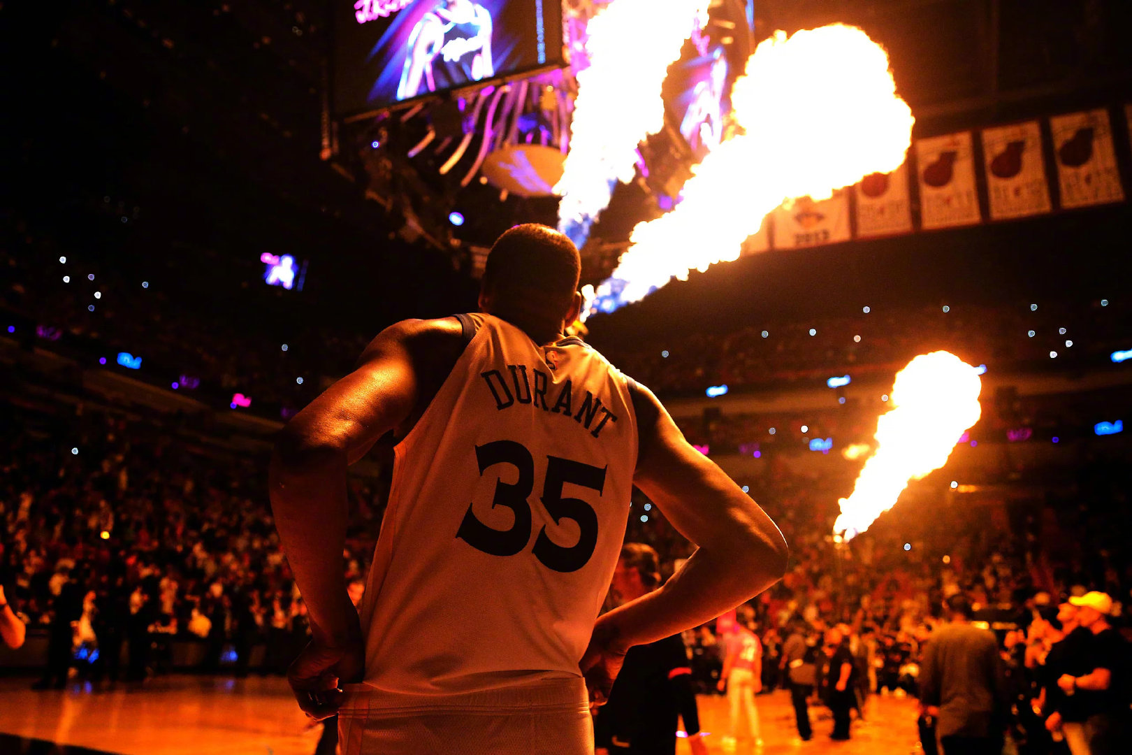 你们认为勇士会退役杜兰特的35号球衣吗