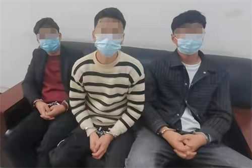 男子在“伊对”APP上结识美女，线下见面被骗入“麻将局”惨输休闲区蓝鸢梦想 - Www.slyday.coM