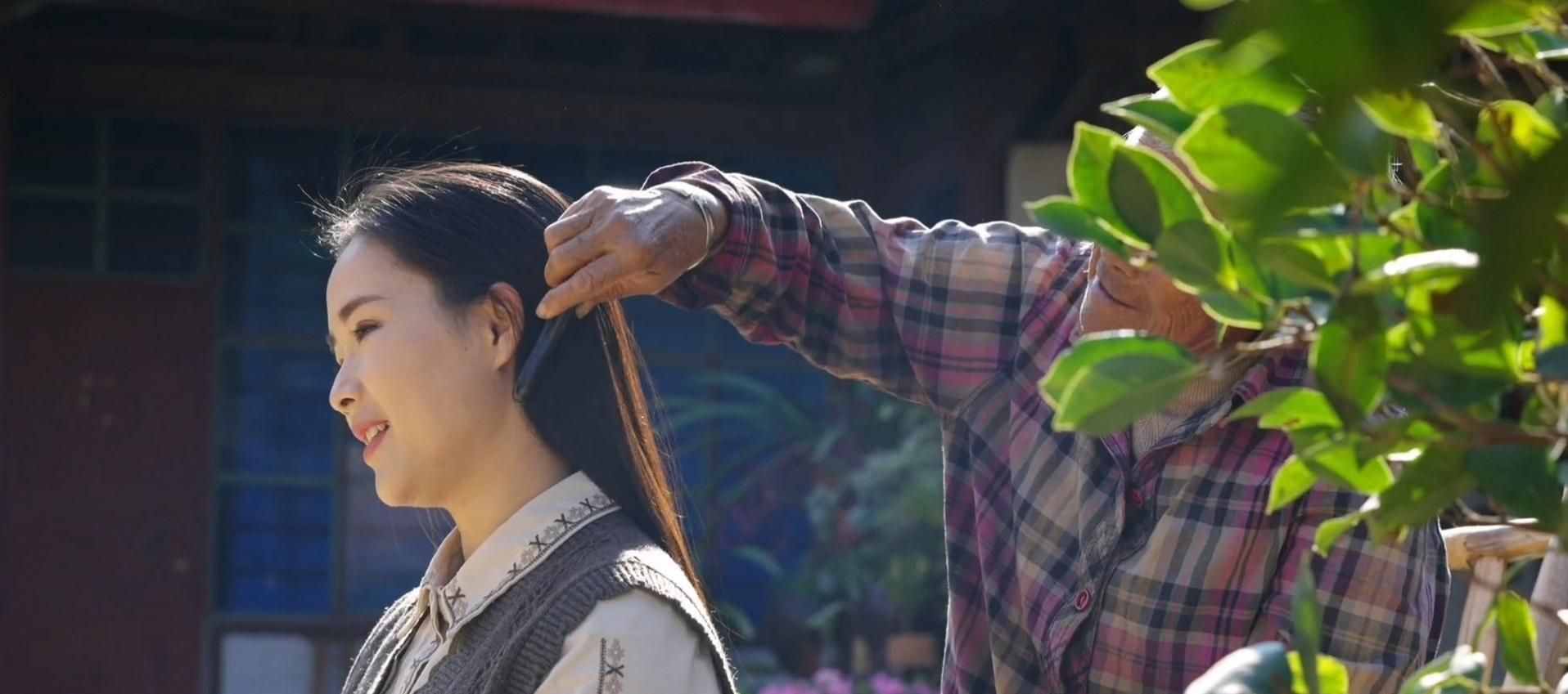 她，90后女孩，为走出大山努力读书考大学，为照顾父母又回到农村休闲区蓝鸢梦想 - Www.slyday.coM