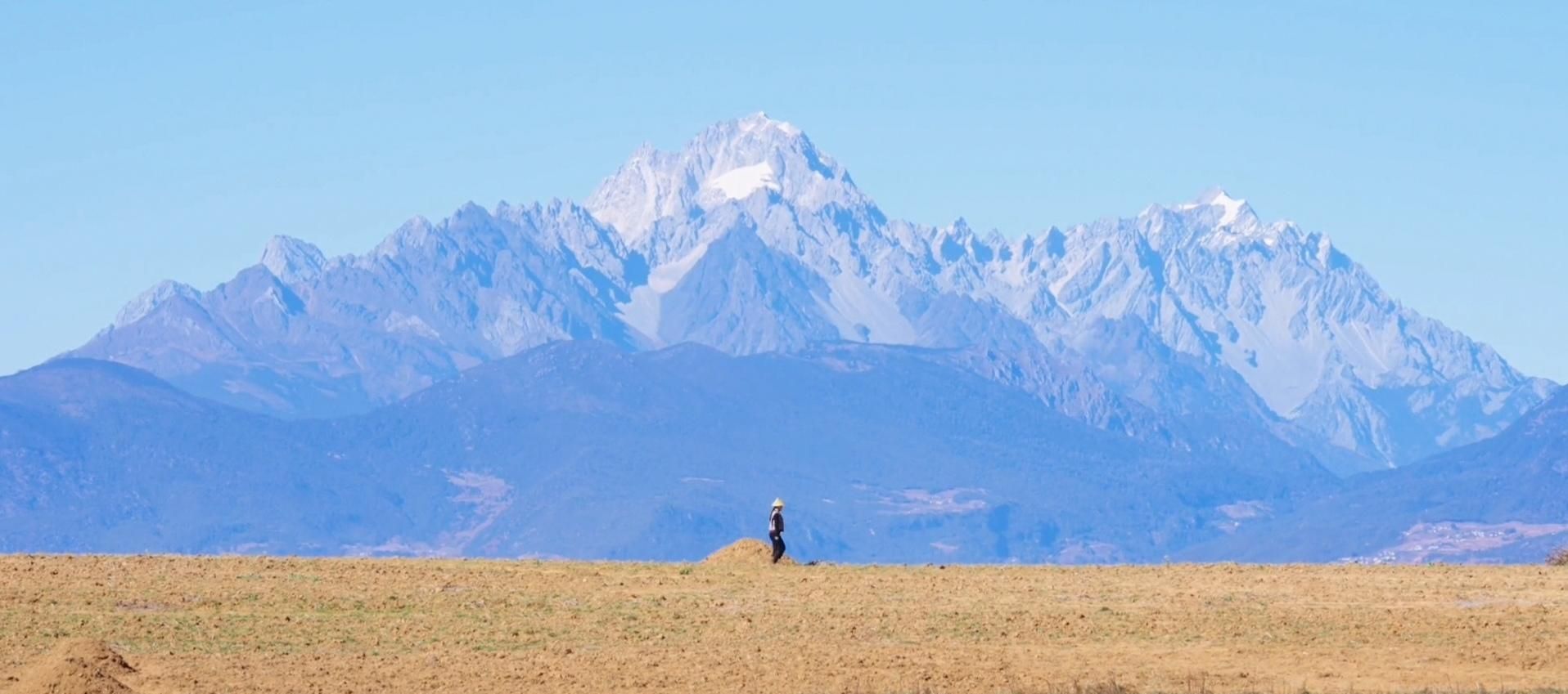 她，90后女孩，为走出大山努力读书考大学，为照顾父母又回到农村休闲区蓝鸢梦想 - Www.slyday.coM
