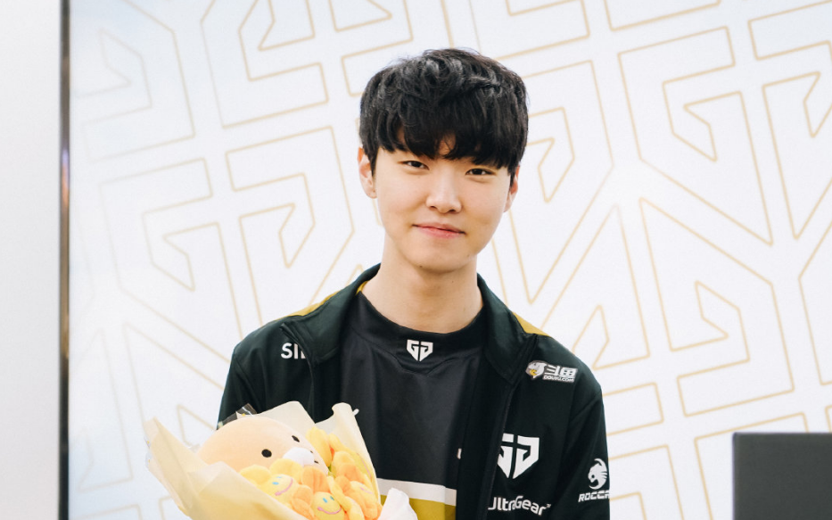 T1全胜夺冠，Faker加冕十冠王！超威两项数据让人扎心休闲区蓝鸢梦想 - Www.slyday.coM