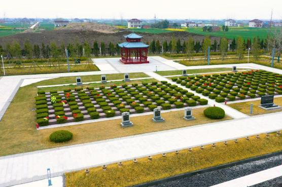 【最闪亮的坐标】江苏盐城：三代人接力守墓75年 为300多名烈士找到“家人”休闲区蓝鸢梦想 - Www.slyday.coM