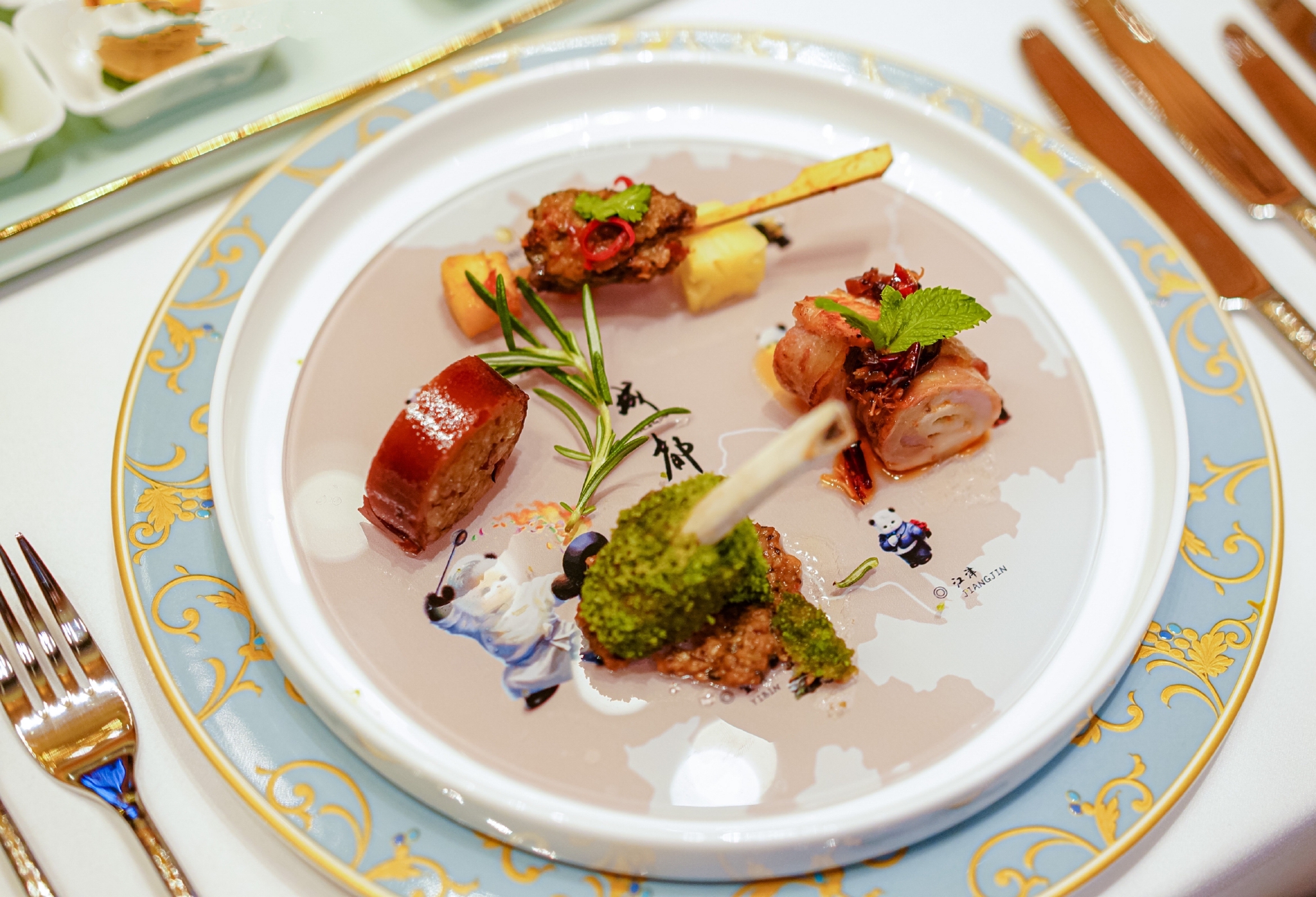 将春天入菜看成都各餐厅大厨创意厨艺大比拼