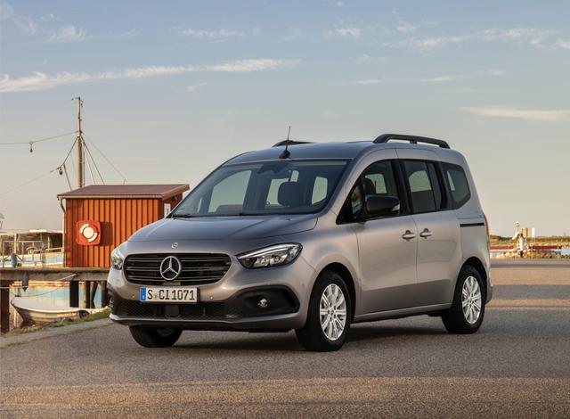 是此类车型的"灵魂"所在,预计奔驰t级将针对车内及配置进行更多的升级