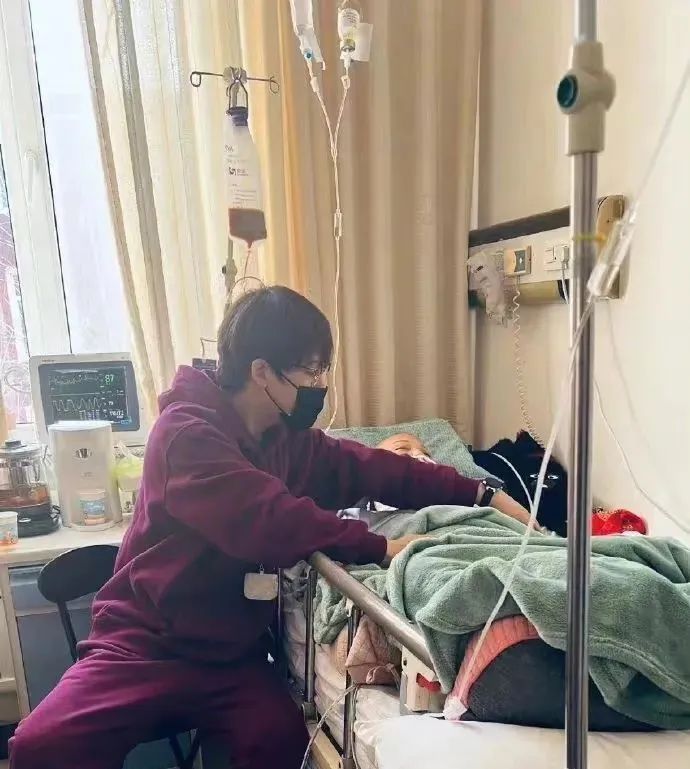 郑州父子深夜遭遇车祸，19岁儿子一句话让人瞬间破防：余生很短，别让遗憾太长休闲区蓝鸢梦想 - Www.slyday.coM