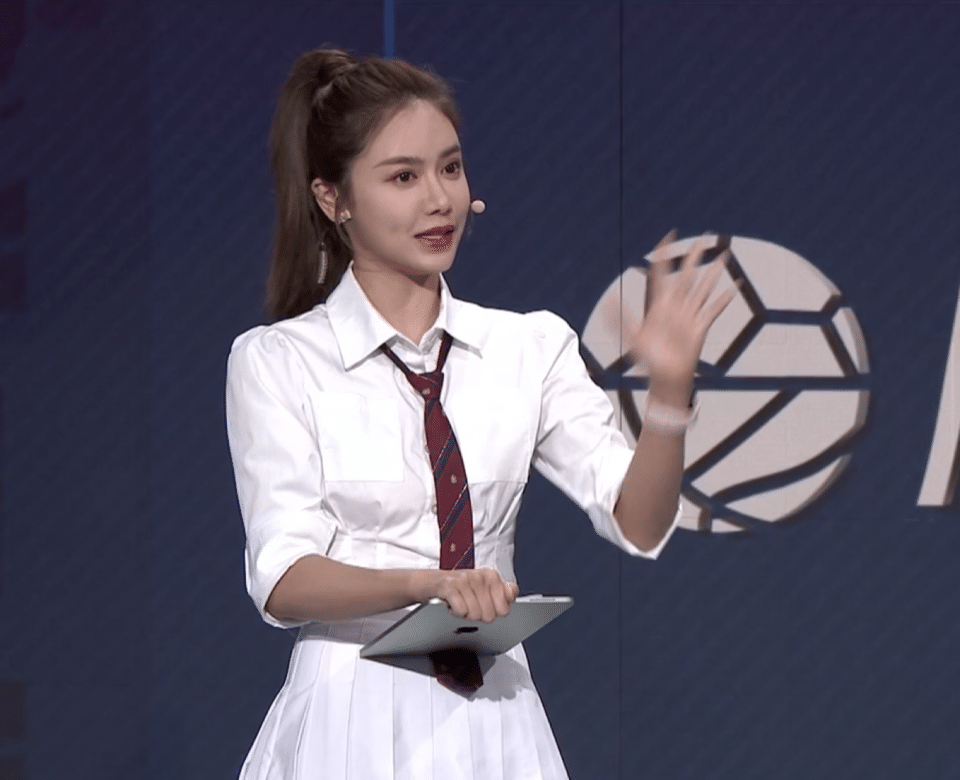 秦奋的前女友笑起来有点像朱茵乃腾讯nba最美女主播