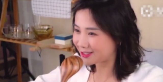 靠吃10桶火鸡面成网红,官媒怒批假吃事件,密子君为何逃过一劫休闲区蓝鸢梦想 - Www.slyday.coM 靠吃10桶火鸡面成网红,官媒怒批假吃事件,密子君为何逃过一劫休闲区蓝鸢梦想 - Www.slyday.coM