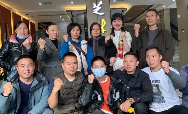 孙悦开通橱窗，卓妈说姐姐落泪原因，孙卓不便在镜头面前抛头露面休闲区蓝鸢梦想 - Www.slyday.coM