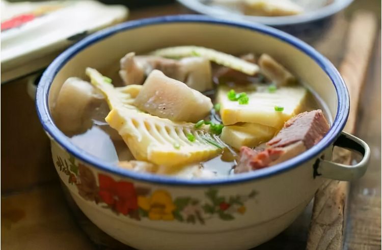 教你鲜香美味的竹笋豆腐汤,营养解馋,孩子天天就馋它,快试试吧