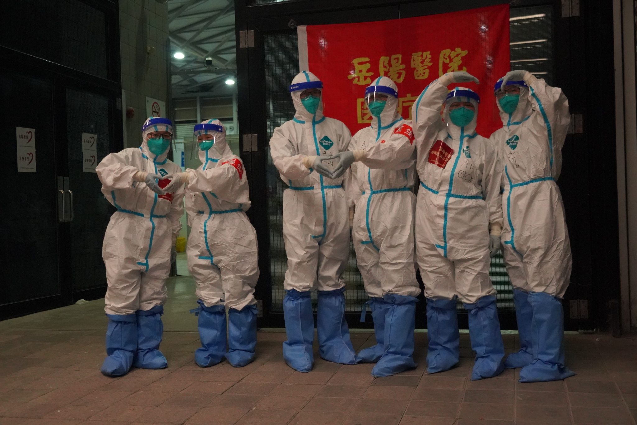 上海最大方舱医院如何收治感染者？看岳阳医院医疗队的这个不眠之夜休闲区蓝鸢梦想 - Www.slyday.coM