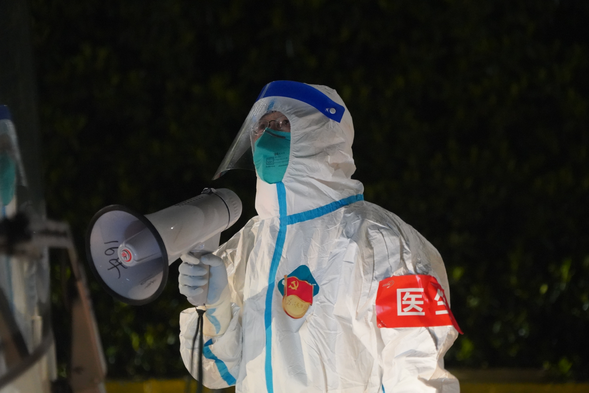 上海最大方舱医院如何收治感染者？看岳阳医院医疗队的这个不眠之夜休闲区蓝鸢梦想 - Www.slyday.coM