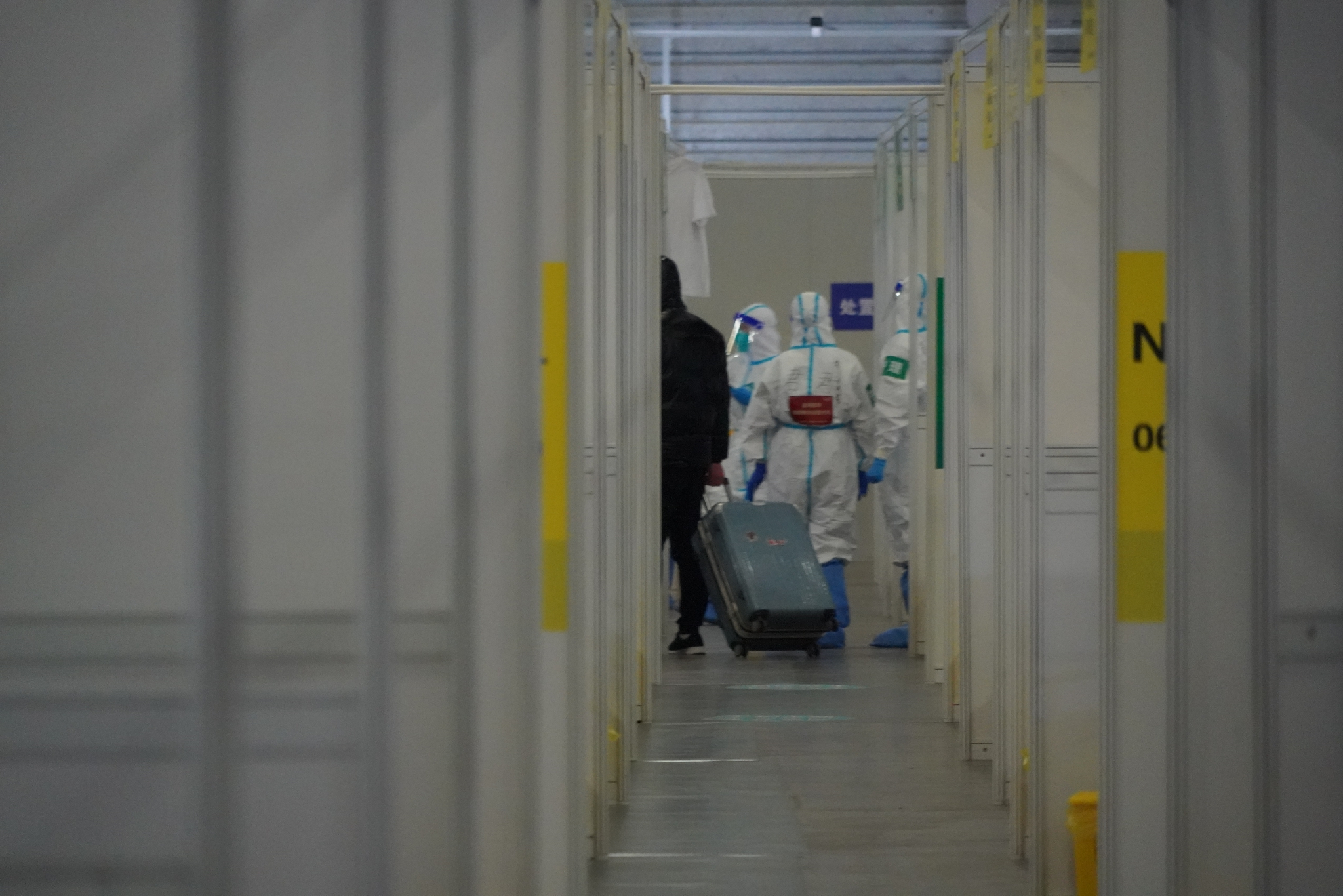 上海最大方舱医院如何收治感染者？看岳阳医院医疗队的这个不眠之夜休闲区蓝鸢梦想 - Www.slyday.coM