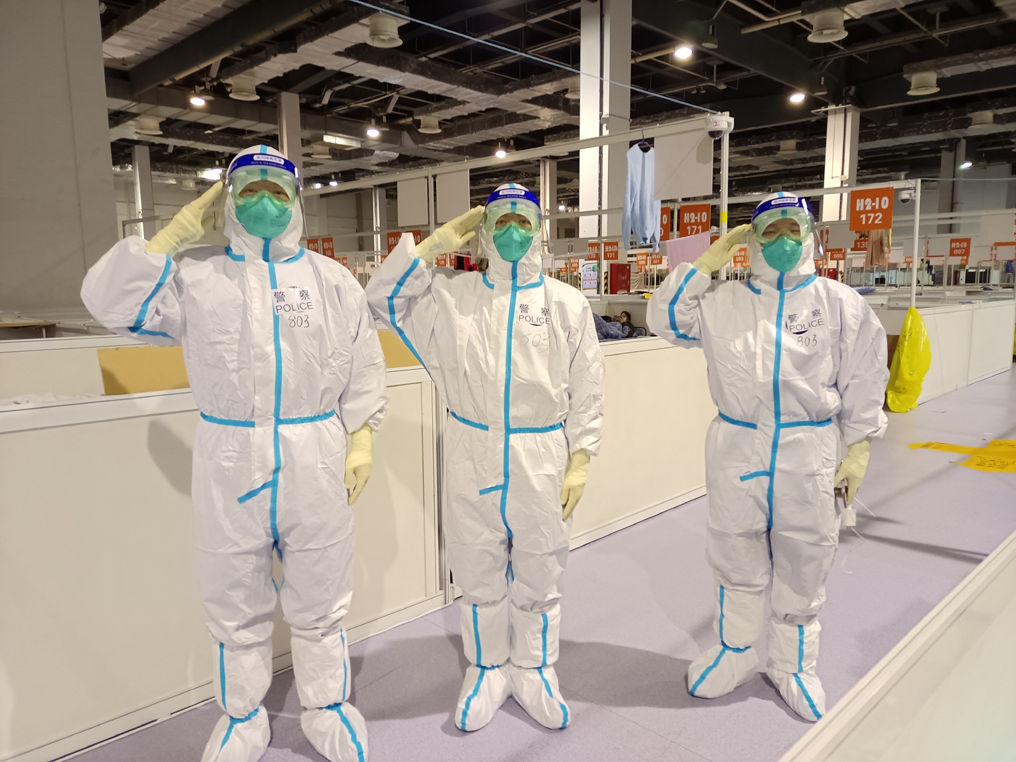 特殊集结！上海世博展览馆方舱医护说：警察“老娘舅”来了休闲区蓝鸢梦想 - Www.slyday.coM