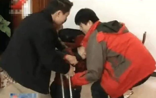 国内首例碰瓷被罚案:小学生好心扶老太反被讹,老太称说谎死全家休闲区蓝鸢梦想 - Www.slyday.coM 国内首例碰瓷被罚案:小学生好心扶老太反被讹,老太称说谎死全家休闲区蓝鸢梦想 - Www.slyday.coM