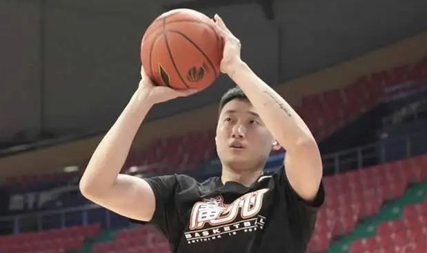 CBA三消息：广州季后赛没赢过,郭士强遭遇完克,张宁锁死陈盈骏休闲区蓝鸢梦想 - Www.slyday.coM