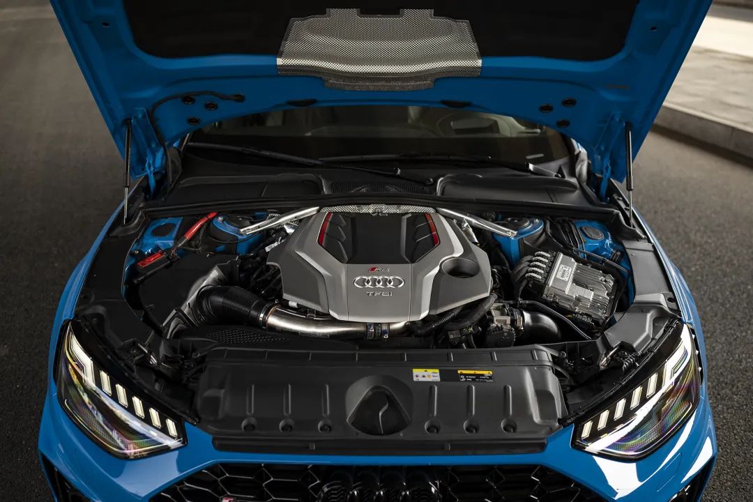 隔壁奶爸都馋哭了试驾奥迪rs4avant