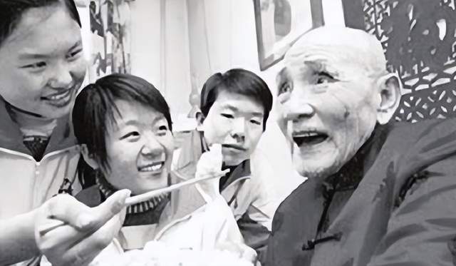 17年过去,蹬三轮捐35万助贫困学子上学的白方礼,你还记得吗?休闲区蓝鸢梦想 - Www.slyday.coM 17年过去,蹬三轮捐35万助贫困学子上学的白方礼,你还记得吗?休闲区蓝鸢梦想 - Www.slyday.coM