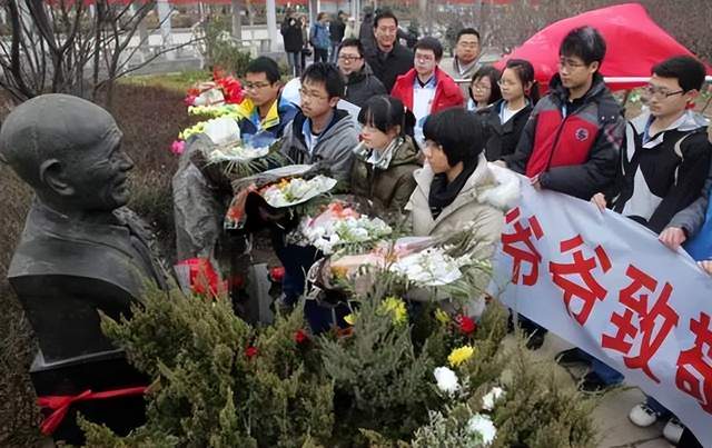 17年过去,蹬三轮捐35万助贫困学子上学的白方礼,你还记得吗?休闲区蓝鸢梦想 - Www.slyday.coM 17年过去,蹬三轮捐35万助贫困学子上学的白方礼,你还记得吗?休闲区蓝鸢梦想 - Www.slyday.coM