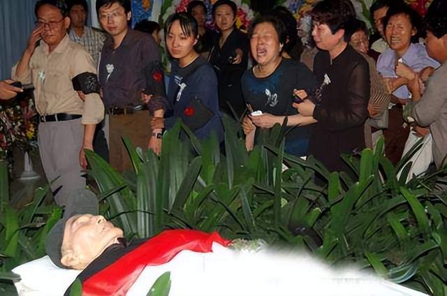 17年过去,蹬三轮捐35万助贫困学子上学的白方礼,你还记得吗?休闲区蓝鸢梦想 - Www.slyday.coM 17年过去,蹬三轮捐35万助贫困学子上学的白方礼,你还记得吗?休闲区蓝鸢梦想 - Www.slyday.coM