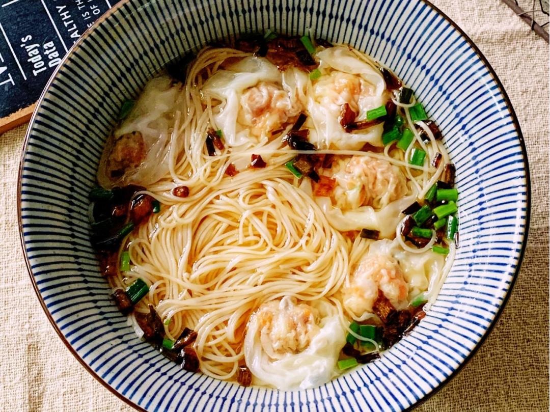 美食家常汤面做法推荐:番茄肥牛拉面,鲜虾云吞面,酸汤面__财经头条