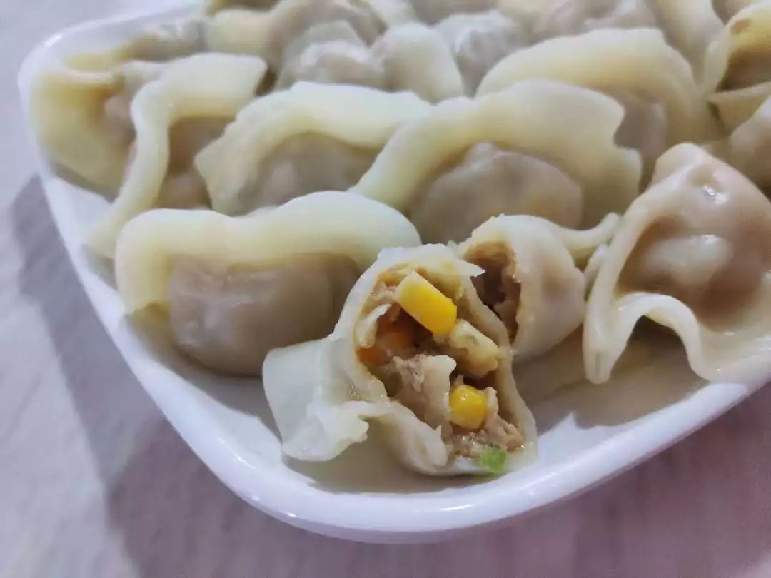 好吃的猪肉洋葱玉米水饺