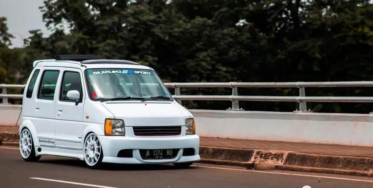 最经典的铃木北斗星改装案例至今不过时