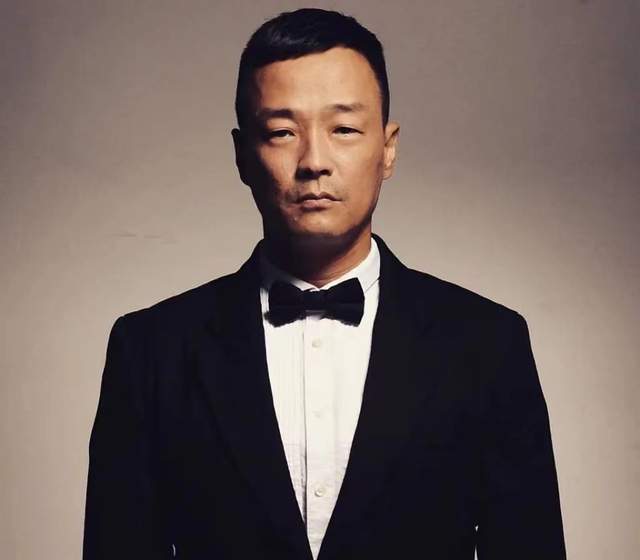 知名演员做核酸时被捅伤王喜不知凶手名字但知其来自医院