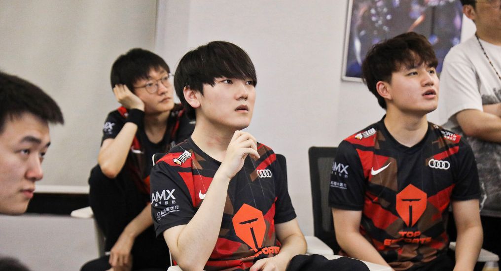 LPL四强淘汰赛将至,Jackeylove再度遭处罚,联盟报告引发热议休闲区蓝鸢梦想 - Www.slyday.coM