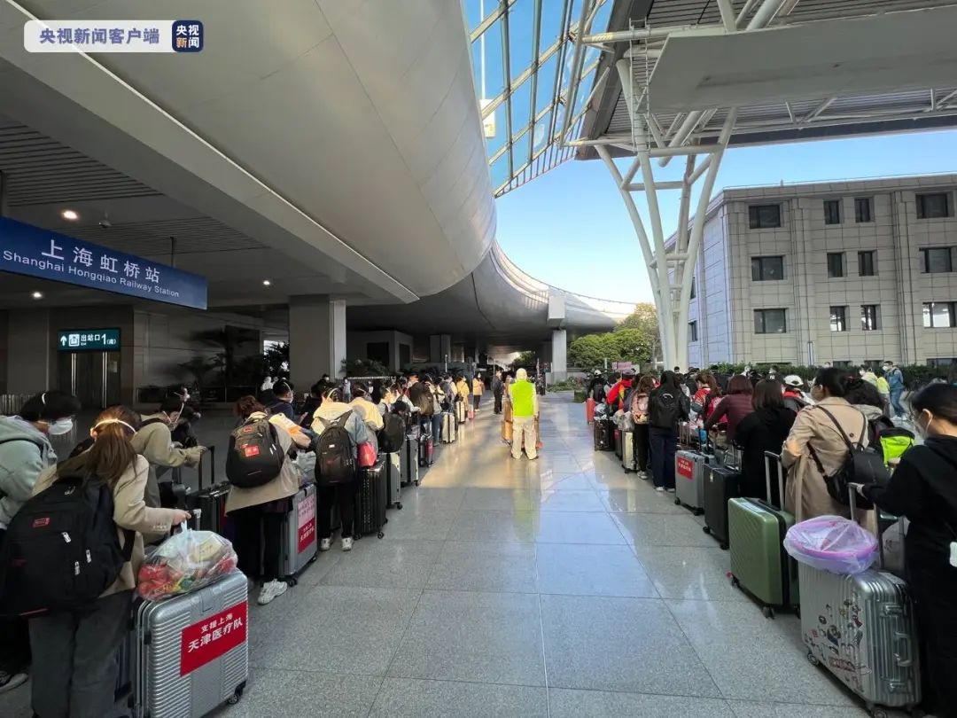 军队卫勤力量、全国多地医疗队陆续抵达上海 支援上海市疫情防控工作休闲区蓝鸢梦想 - Www.slyday.coM