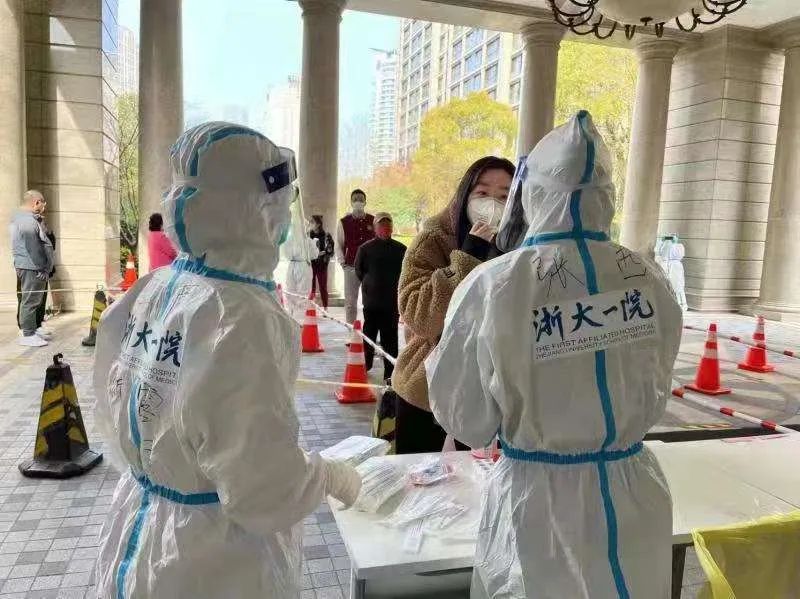 上海全市核酸检测！万名医护驰援 军队驰援休闲区蓝鸢梦想 - Www.slyday.coM