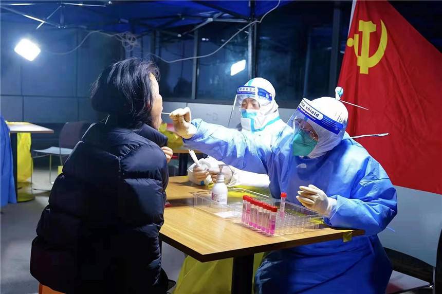 直击上海最大规模核酸检测：这个春天，我们一起守“沪”！休闲区蓝鸢梦想 - Www.slyday.coM