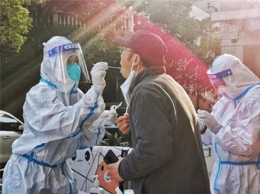 直击上海最大规模核酸检测：这个春天，我们一起守“沪”！休闲区蓝鸢梦想 - Www.slyday.coM