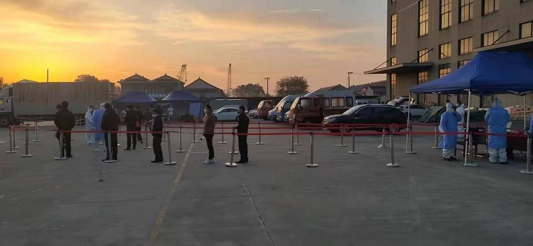 直击上海最大规模核酸检测：这个春天，我们一起守“沪”！休闲区蓝鸢梦想 - Www.slyday.coM